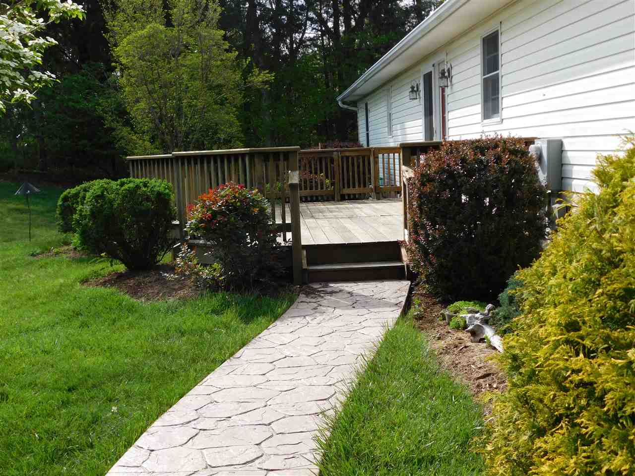154 Raintree Road Verona, VA 24482 - Photo 39 of 49 a view of a house with backyard and garden