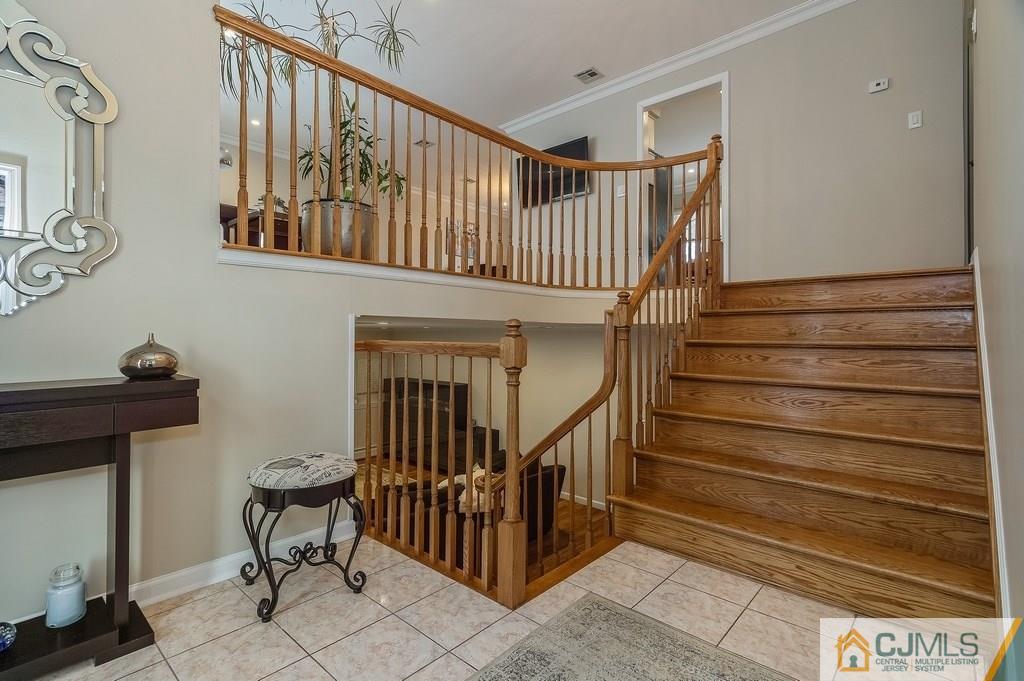53 Lynnwood Road Edison, NJ 08820 - Photo 2 of 19