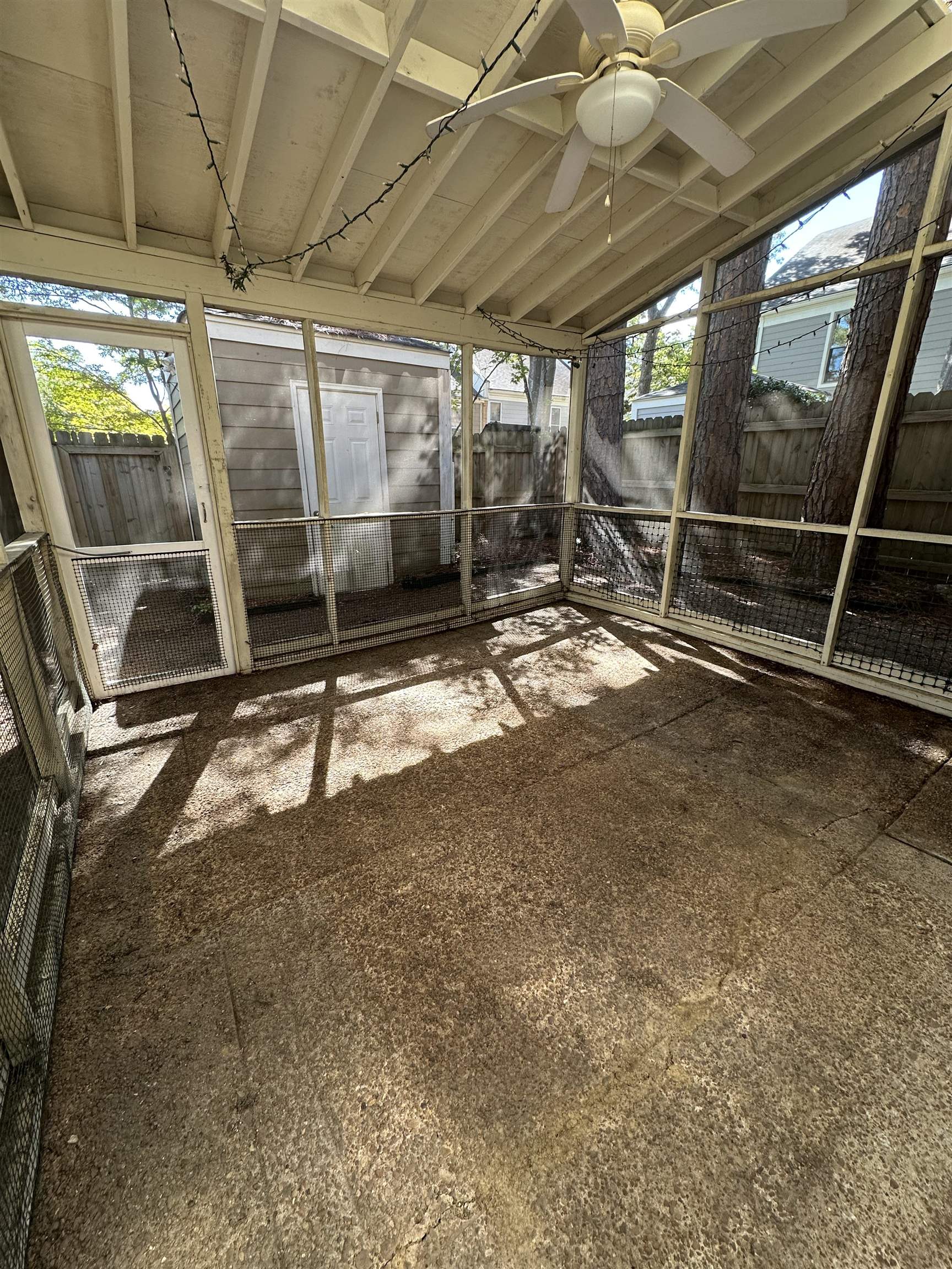 6939 Amberly Road, Unit 6939 Memphis, TN 38119 - Photo 12 of 14 a room with gym equipment
