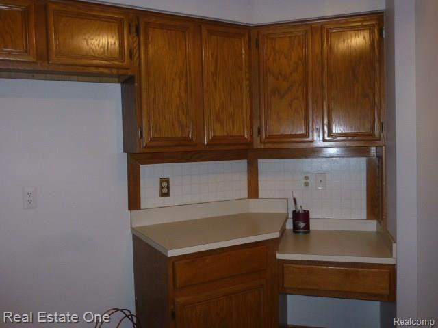 445 Mayapple Court Rochester, MI 48307 - Photo 14 of 46 Desk Area