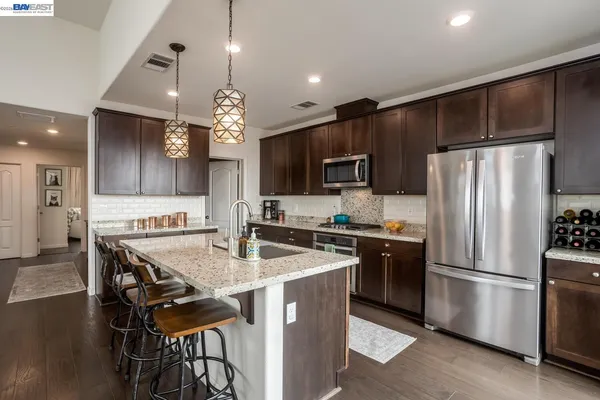 $1,000,000 | 3077 Valley Of Hearts Del Place, Unit 6, San Jose, CA 95136