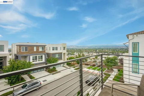 $1,075,000 | 3077 Valley Of Hearts Del Place, Unit 6, San Jose, CA 95136