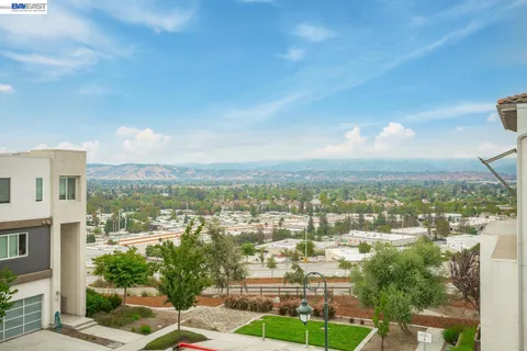 $1,075,000 | 3077 Valley Of Hearts Del Place, Unit 6, San Jose, CA 95136