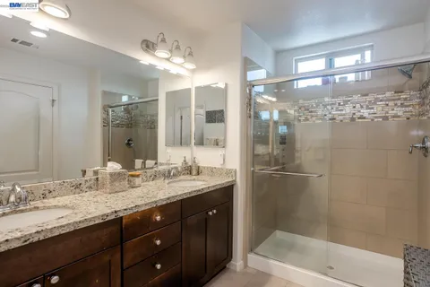 $1,075,000 | 3077 Valley Of Hearts Del Place, Unit 6, San Jose, CA 95136