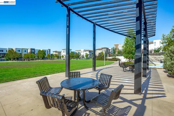 $1,000,000 | 3077 Valley Of Hearts Del Place, Unit 6, San Jose, CA 95136