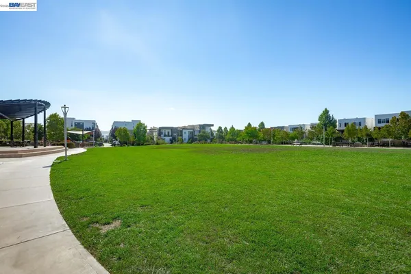 $1,000,000 | 3077 Valley Of Hearts Del Place, Unit 6, San Jose, CA 95136