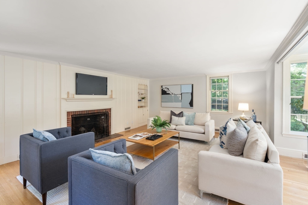 41 Locust Avenue Lexington, MA 02421 - Photo 6 of 34