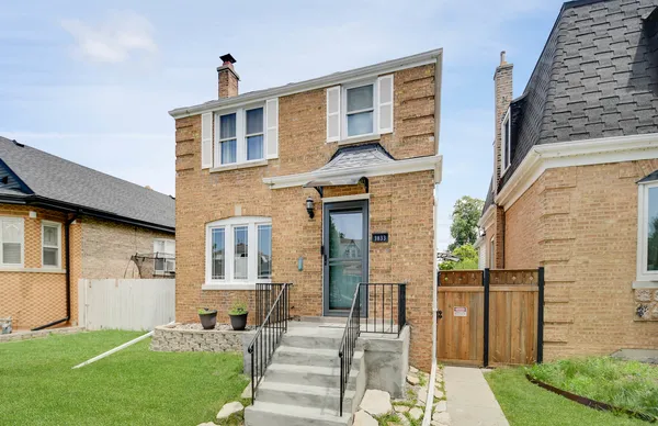 $359,873 | 3833 Oak Park Avenue, Berwyn, IL 60402