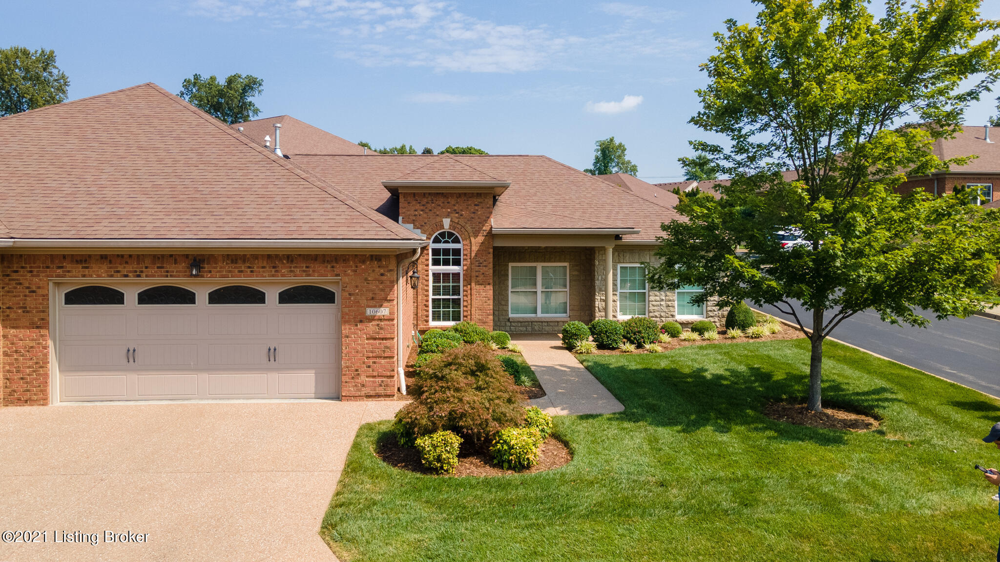 10607 Riva Road Louisville, KY 40223 - Photo 2 of 39 3