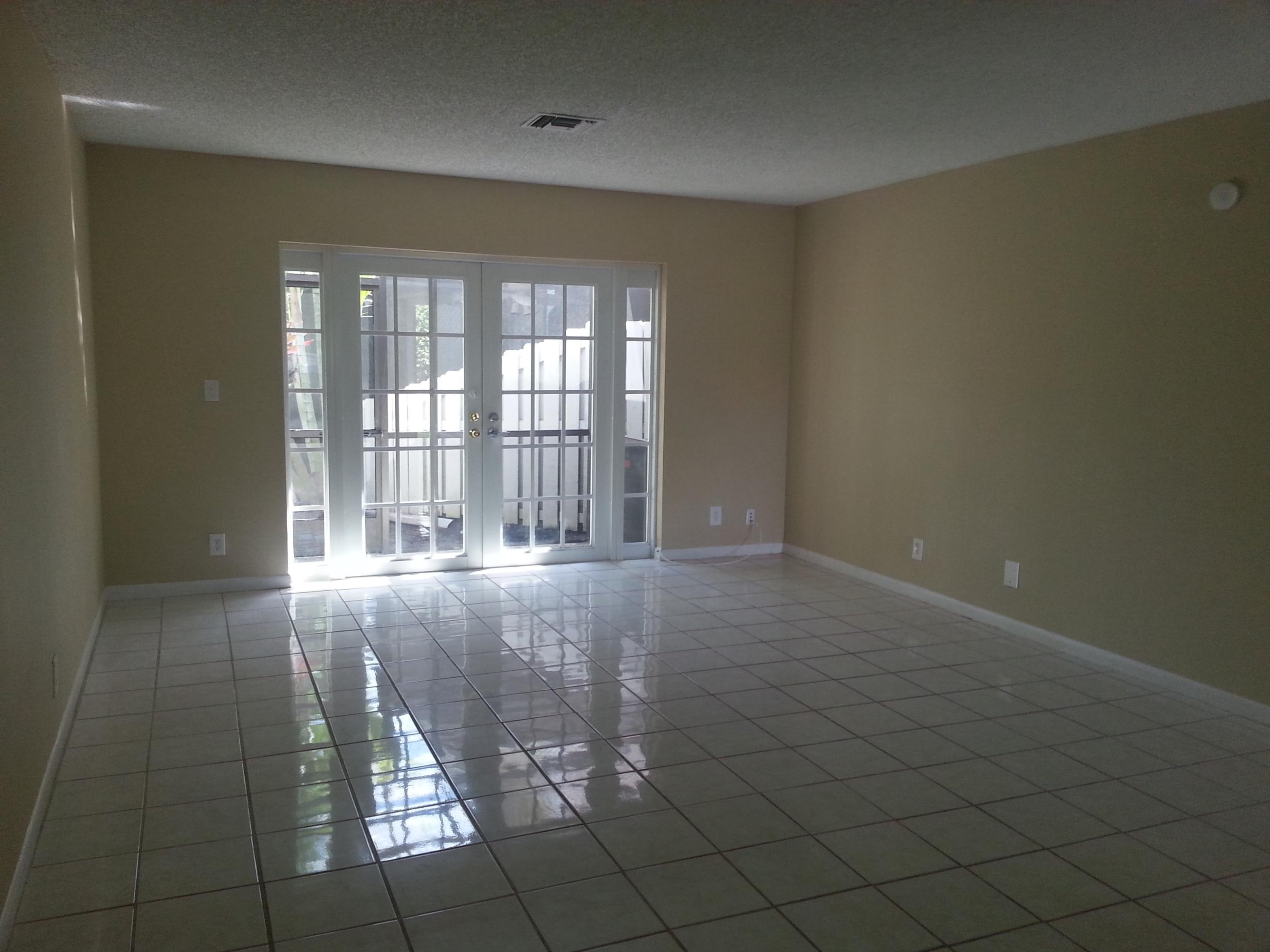 6451 Boca Circle Boca Raton, FL 33433 - Photo 4 of 10 20131030_114152