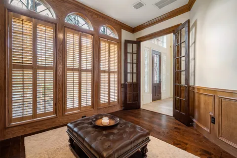 $1,465,000 | 2 Lenox Hill Drive, The Woodlands, TX 77382