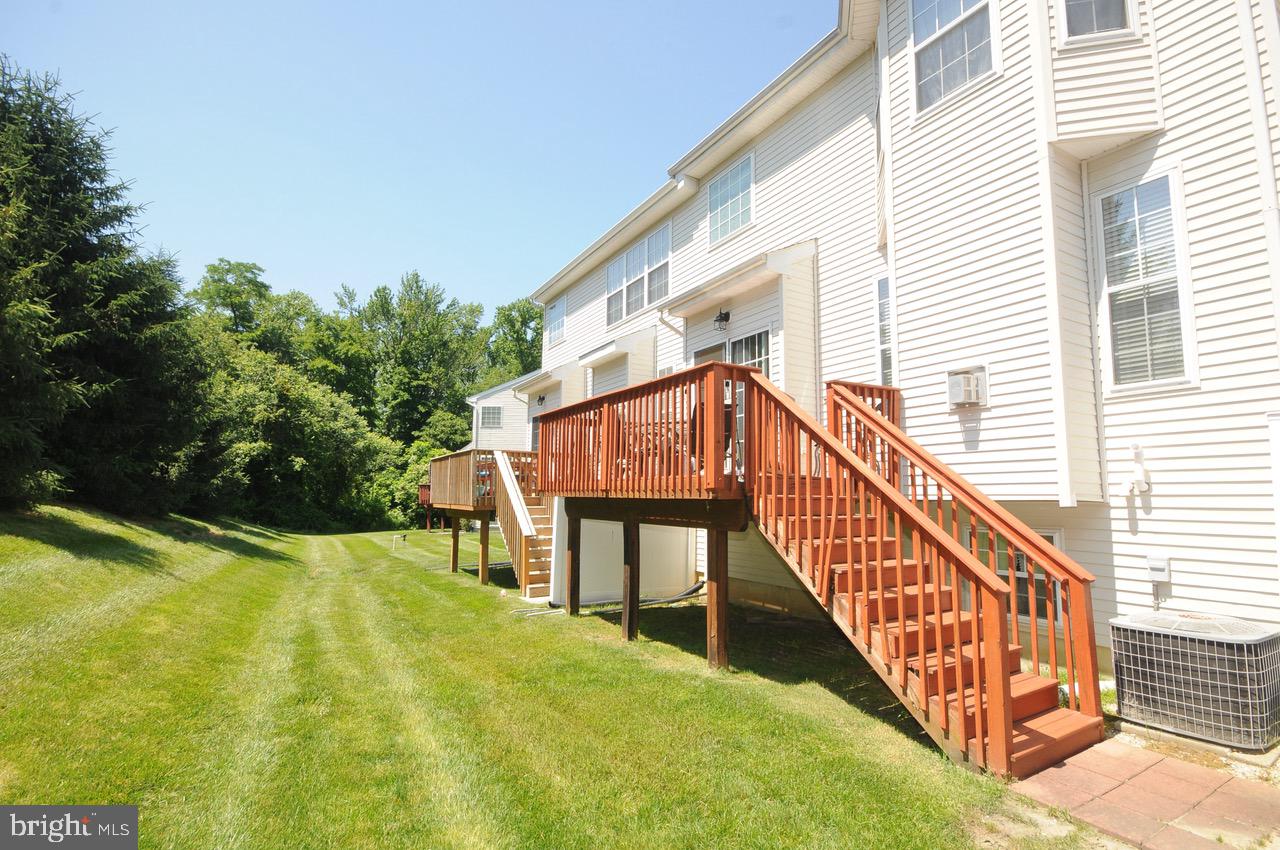 349 Huntington Drive Delran, NJ 08075 - Photo 37 of 68 Exterior Back