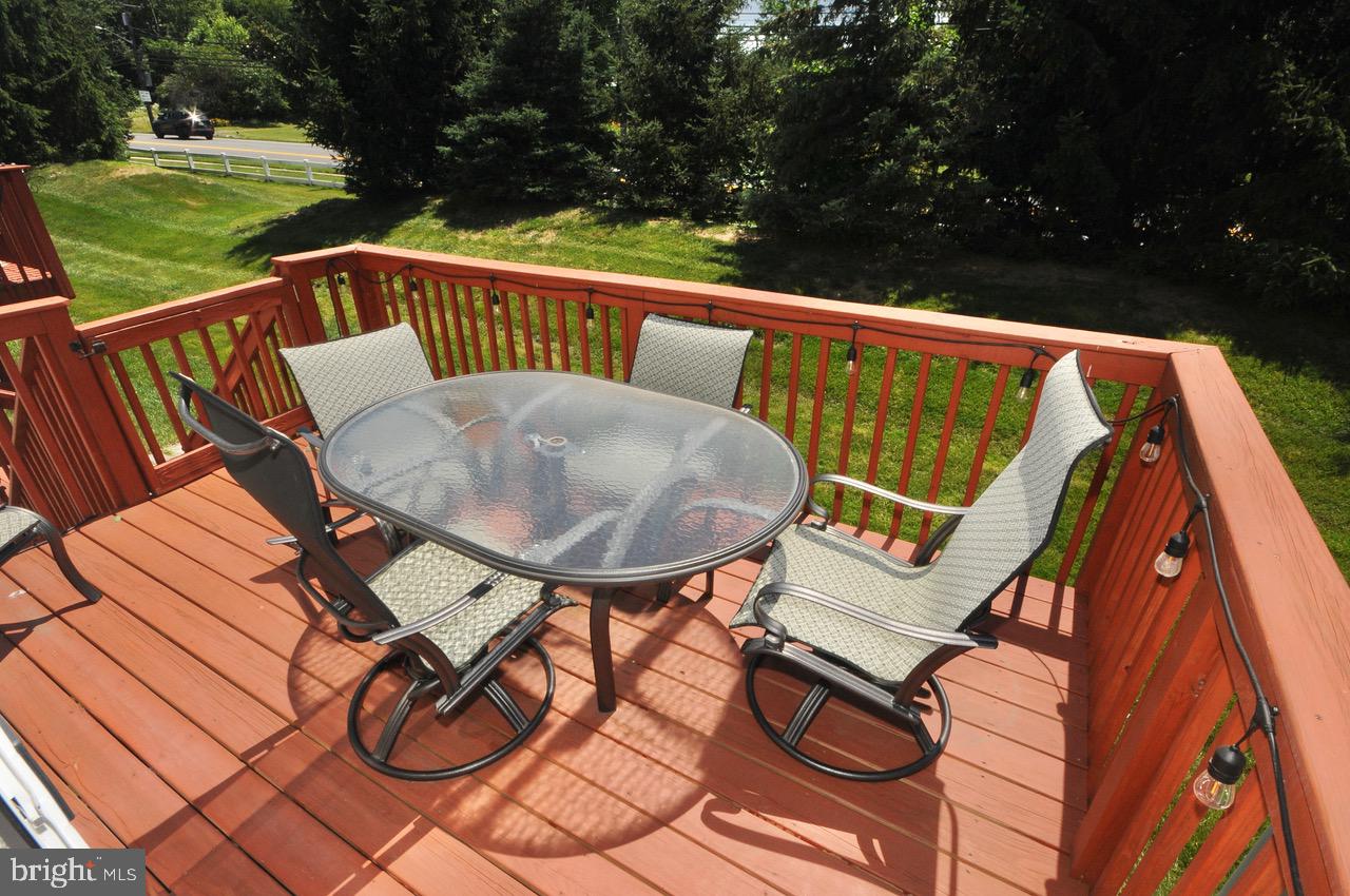 349 Huntington Drive Delran, NJ 08075 - Photo 6 of 68 Deck