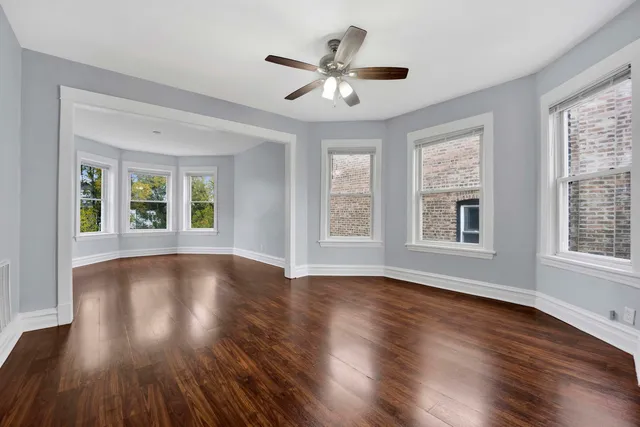 $1,975 | 5015 West Montrose Avenue, Unit 2, Chicago, IL 60641