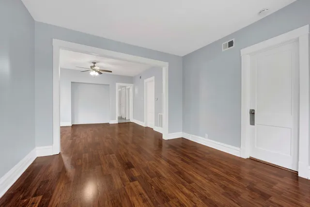 $1,975 | 5015 West Montrose Avenue, Unit 2, Chicago, IL 60641