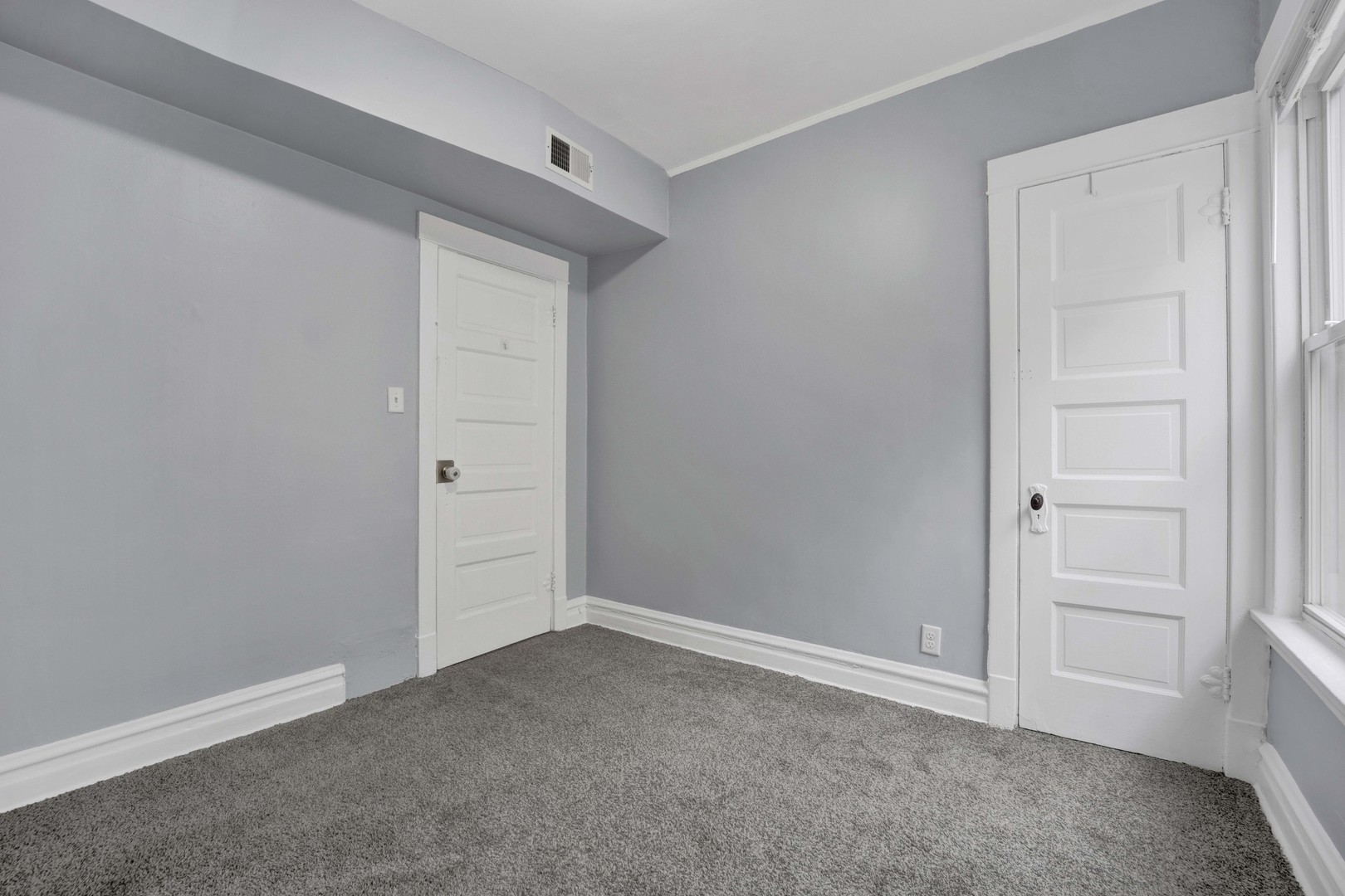 5015 West Montrose Avenue, Unit 2 Chicago, IL 60641 - Photo 16 of 23 a view of an empty room