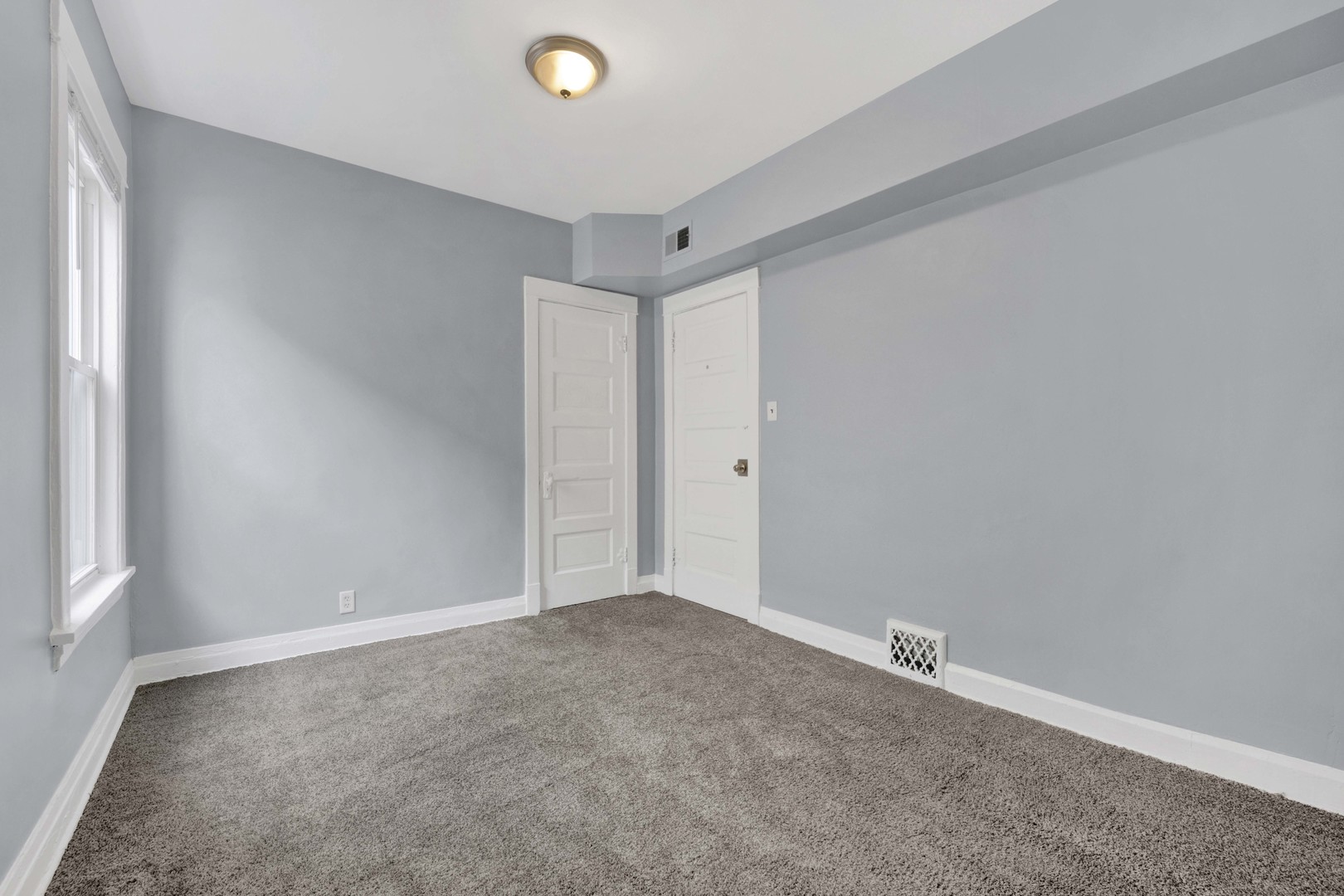 5015 West Montrose Avenue, Unit 2 Chicago, IL 60641 - Photo 18 of 23 a view of an empty room