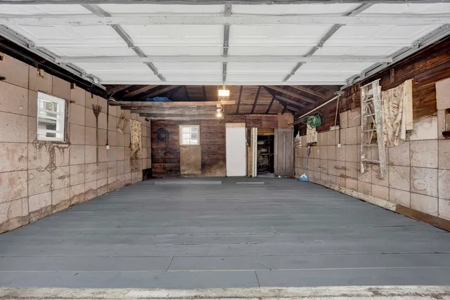 $1,975 | 5015 West Montrose Avenue, Unit 2, Chicago, IL 60641