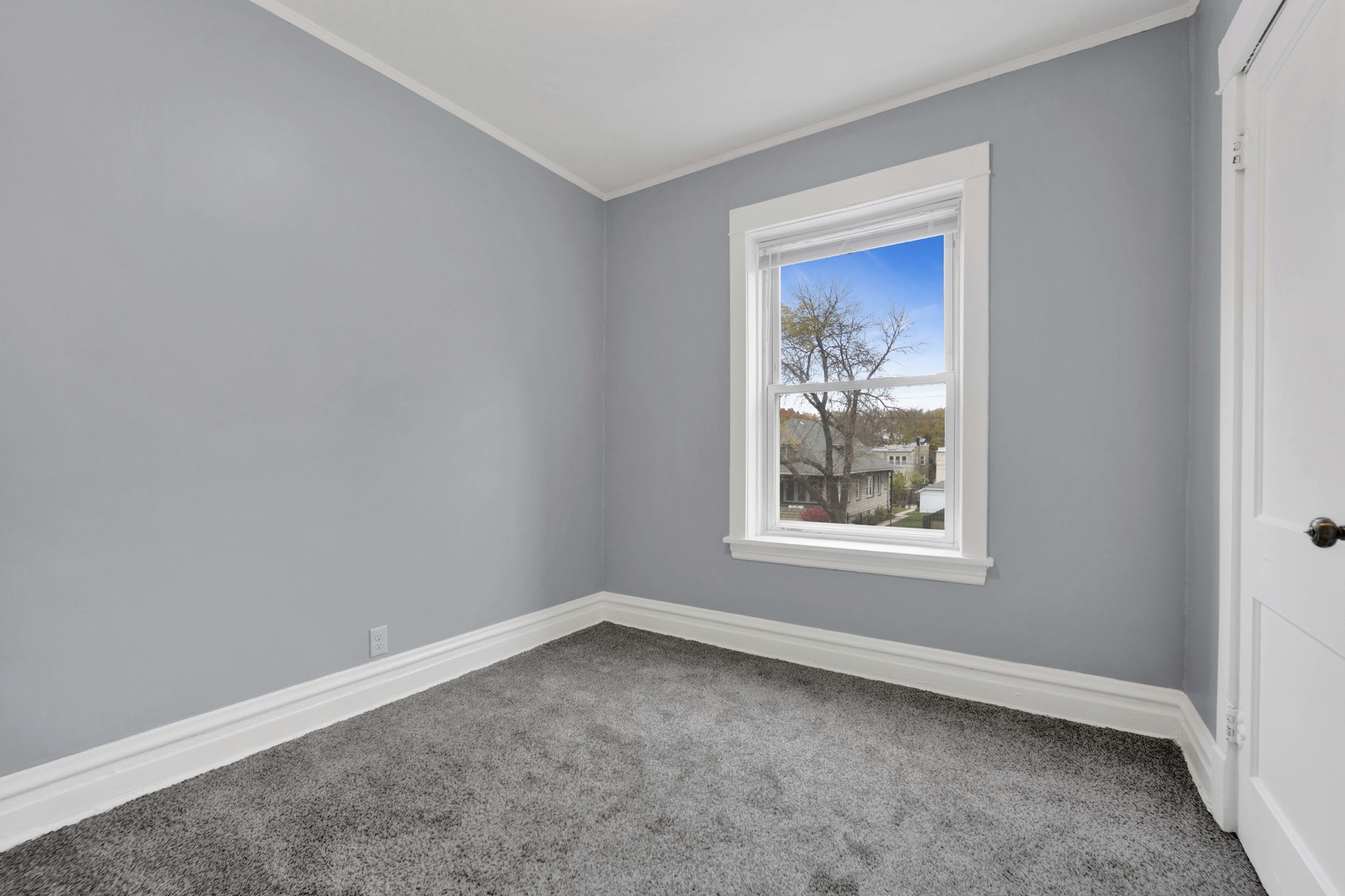 5015 West Montrose Avenue, Unit 2 Chicago, IL 60641 - Photo 8 of 23