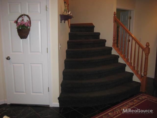1705 Stoddard Road Columbus, MI 48063 - Photo 20 of 26 Oak Stair case