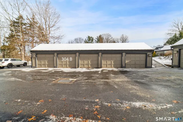 $2,500 | 304 Heritage Village, Unit B, Southbury, CT 06488
