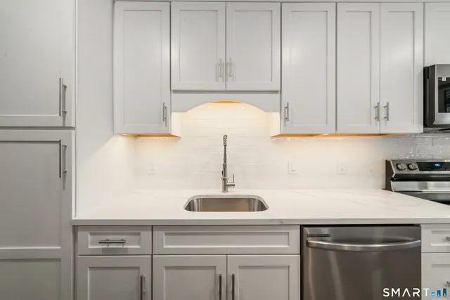 $2,500 | 304 Heritage Village, Unit B, Southbury, CT 06488