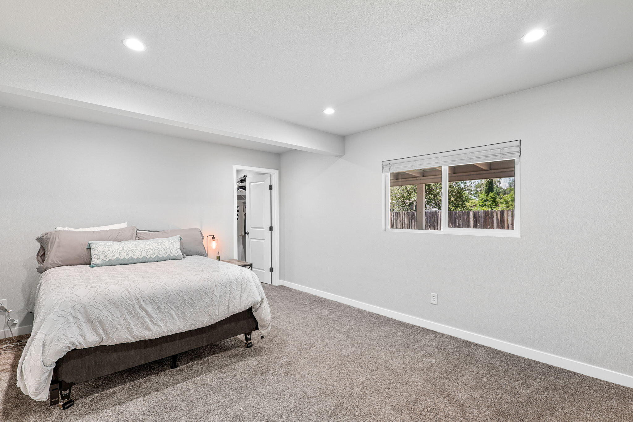6926 Weeks Road Redding, CA 96002 - Photo 14 of 39 Master Bedroom