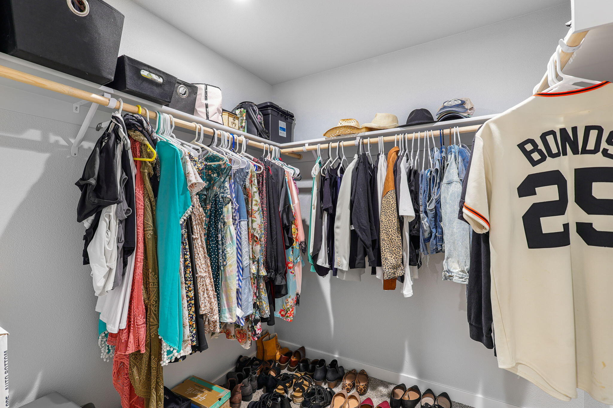 6926 Weeks Road Redding, CA 96002 - Photo 17 of 39 Master Closet