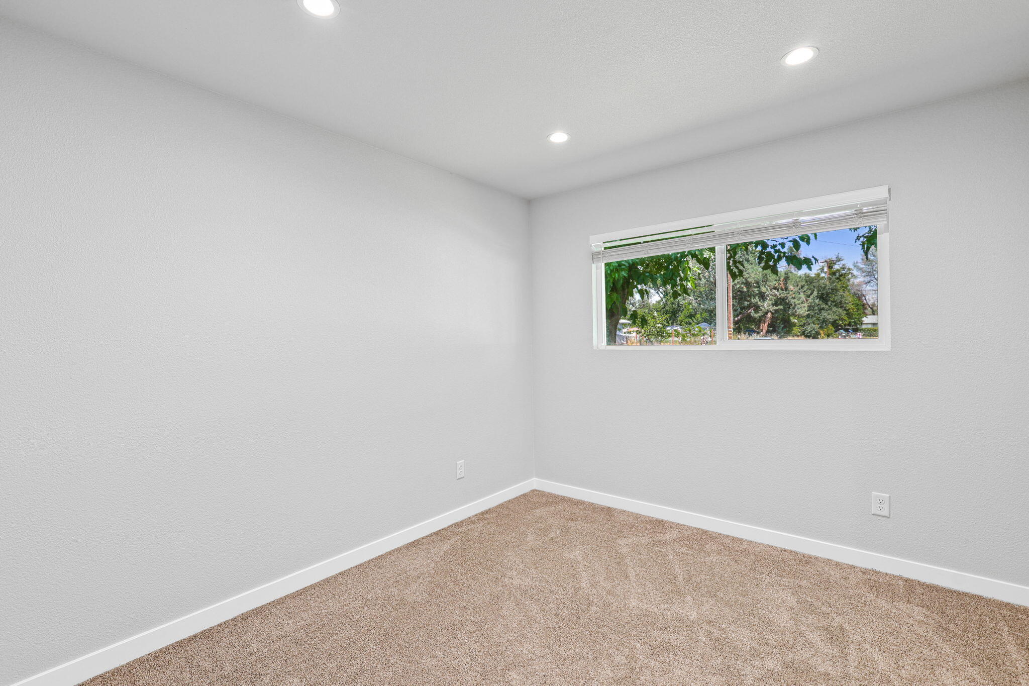 6926 Weeks Road Redding, CA 96002 - Photo 24 of 39 Bedroom 3