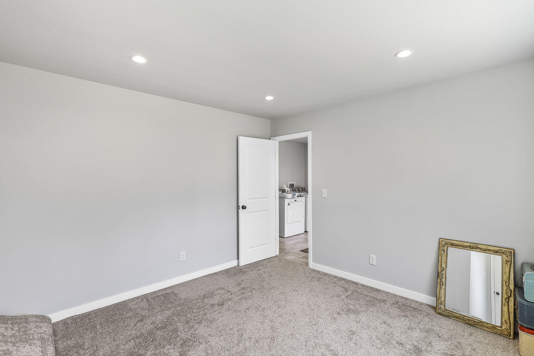 6926 Weeks Road Redding, CA 96002 - Photo 27 of 39 Office