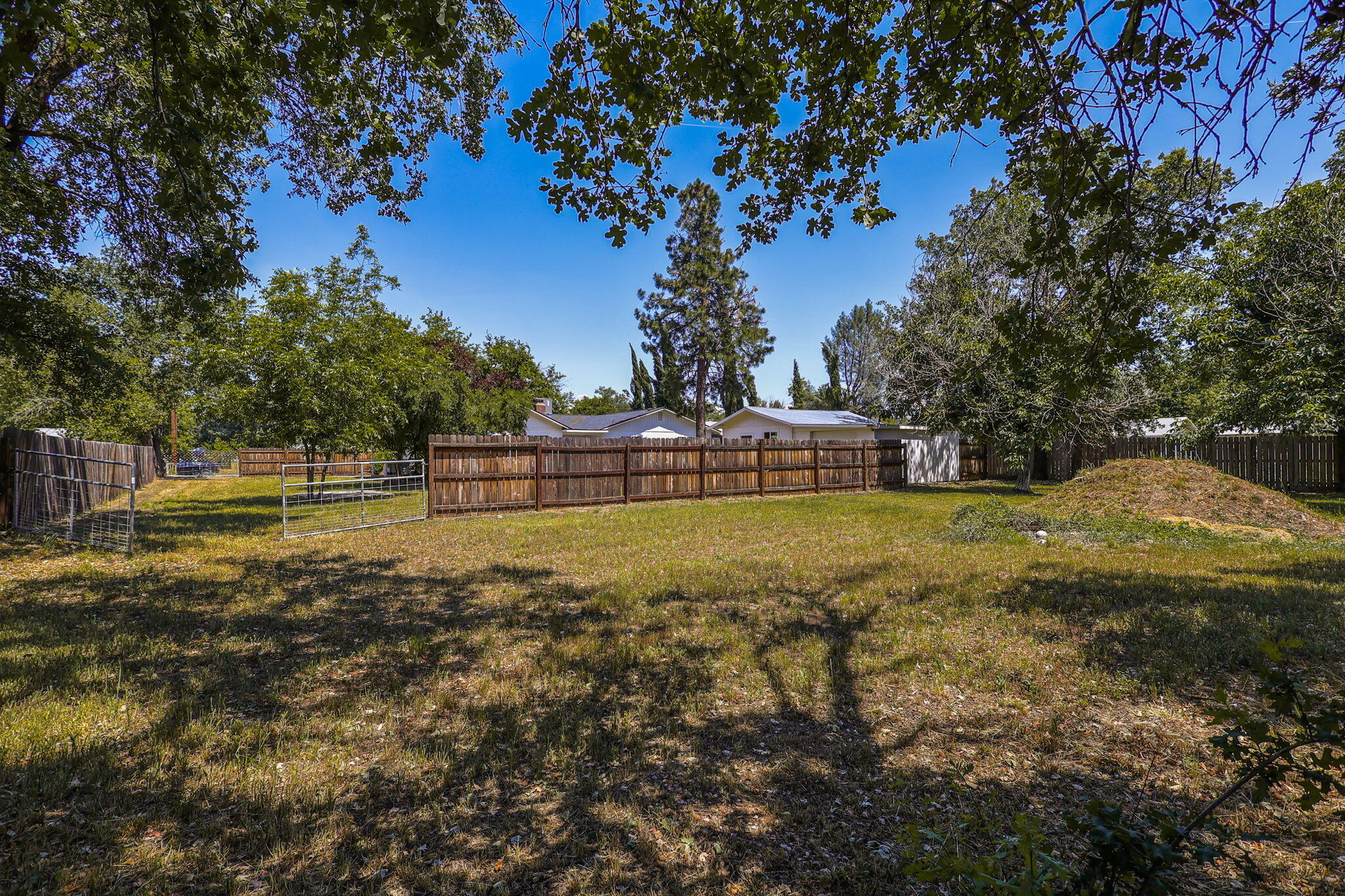 6926 Weeks Road Redding, CA 96002 - Photo 33 of 39 Backyard
