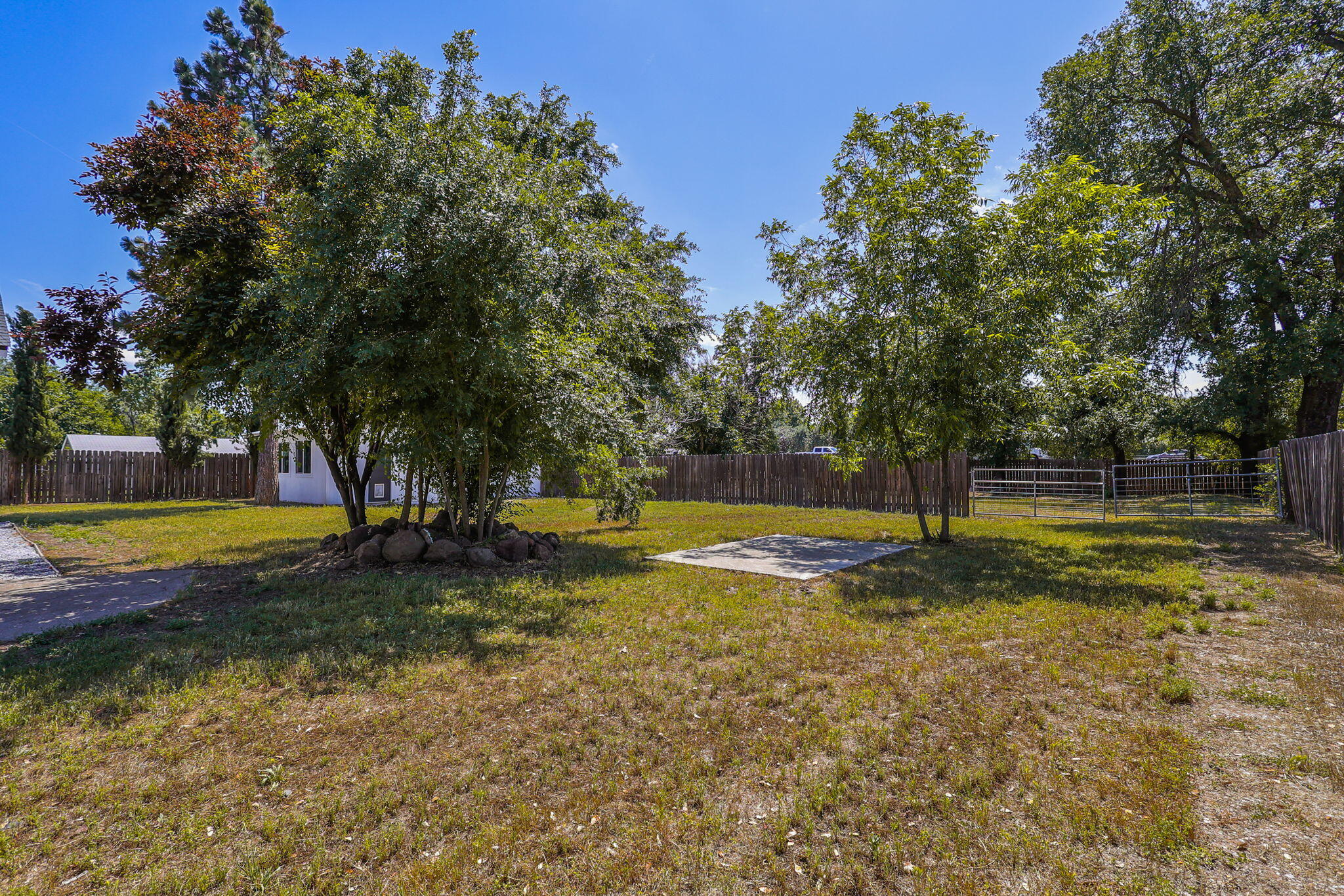 6926 Weeks Road Redding, CA 96002 - Photo 35 of 39 Backyard