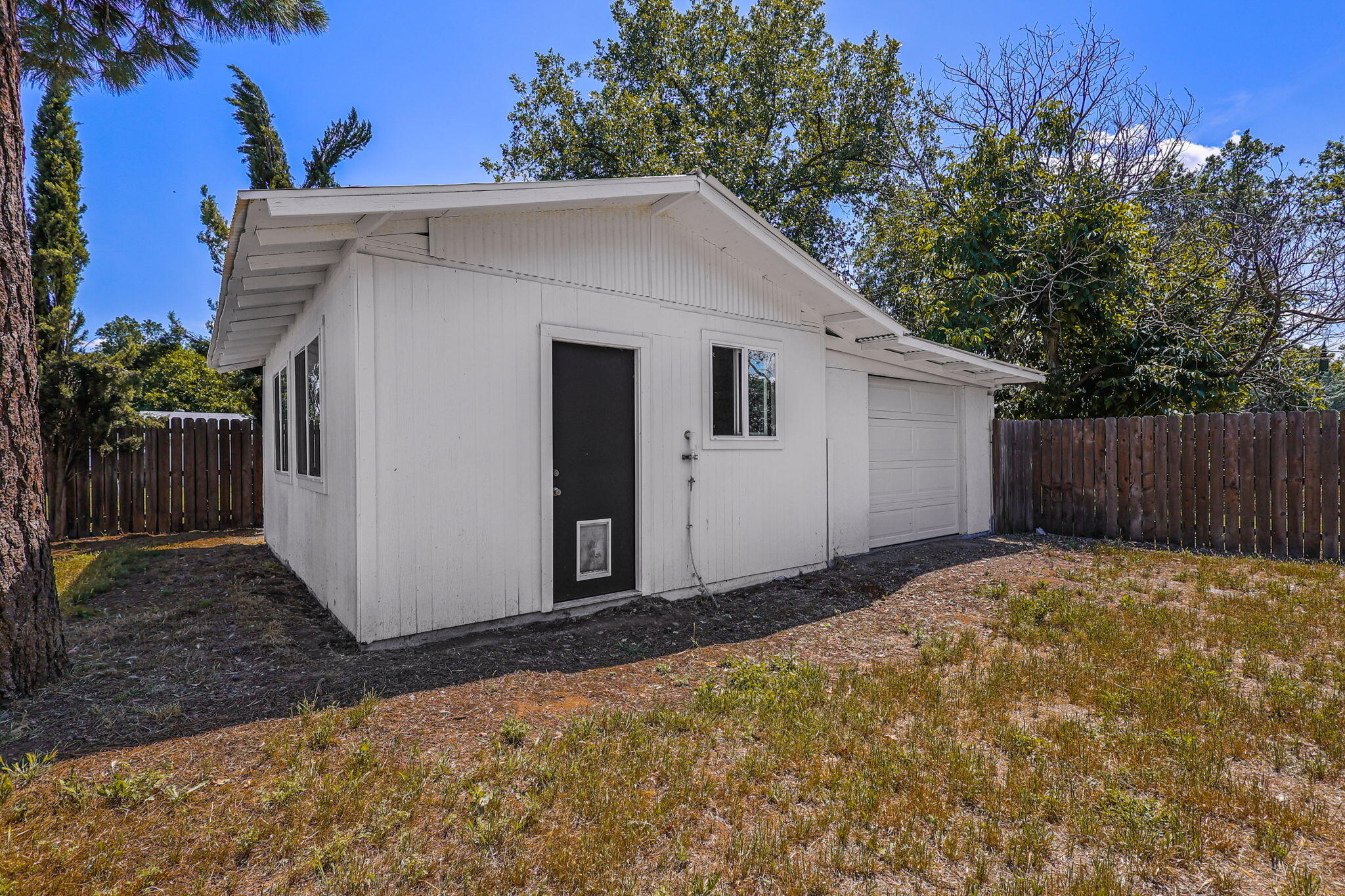 6926 Weeks Road Redding, CA 96002 - Photo 36 of 39 Detached Garage