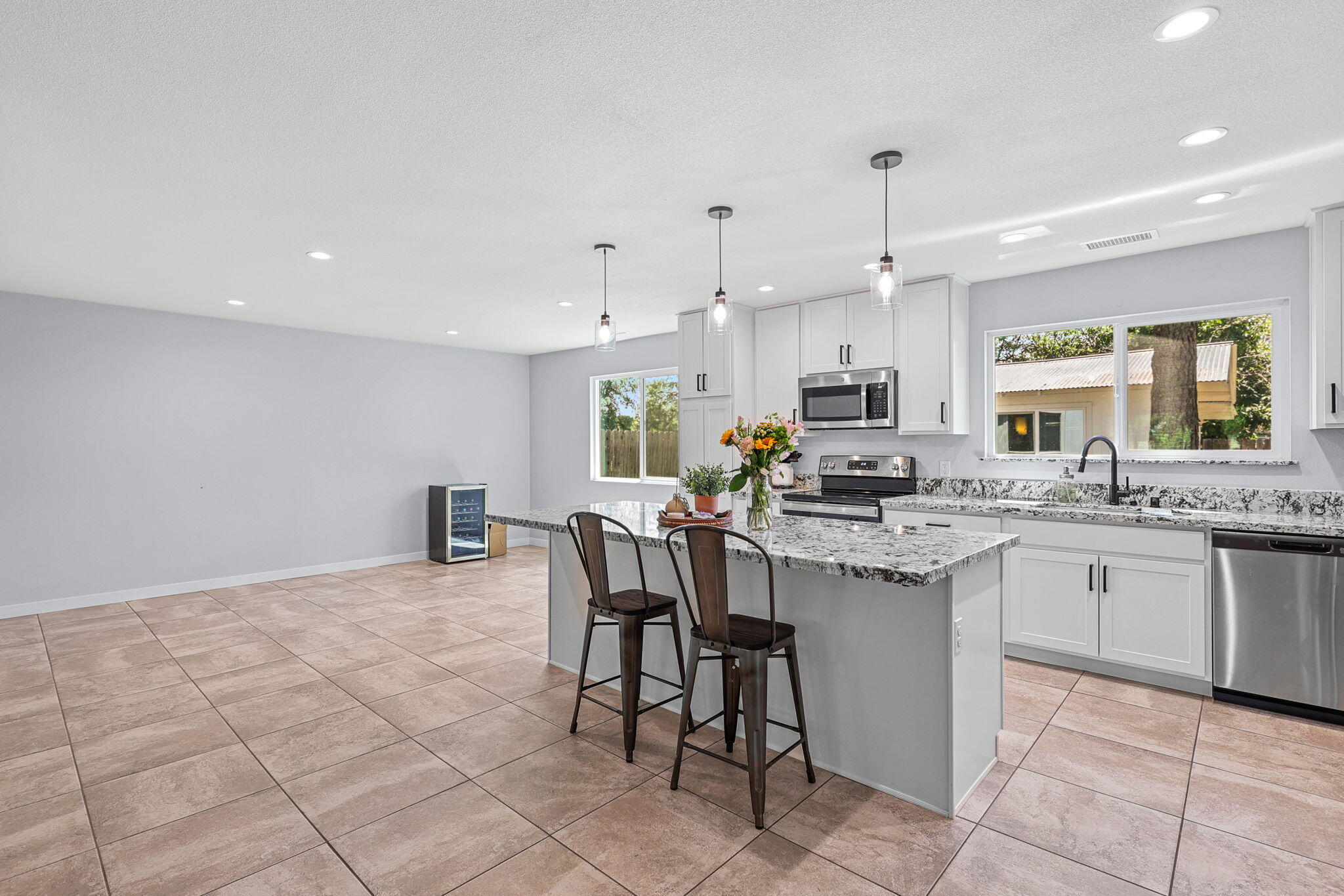 6926 Weeks Road Redding, CA 96002 - Photo 10 of 39 Kitchen