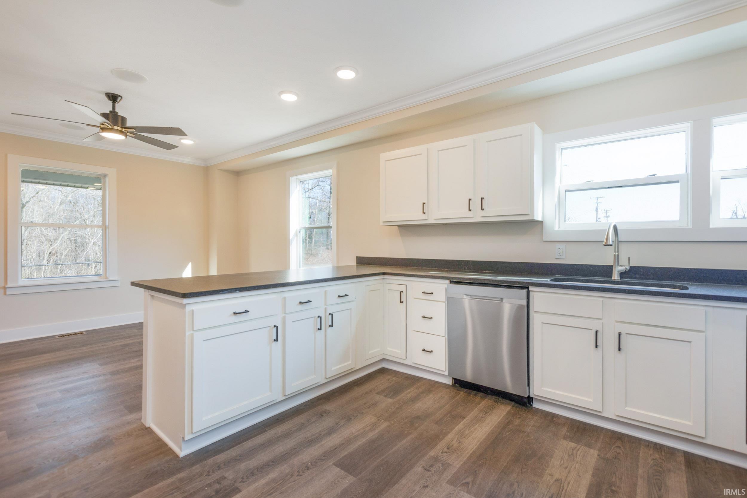 214 16th Street Bedford, IN 47421 - Photo 9 of 33