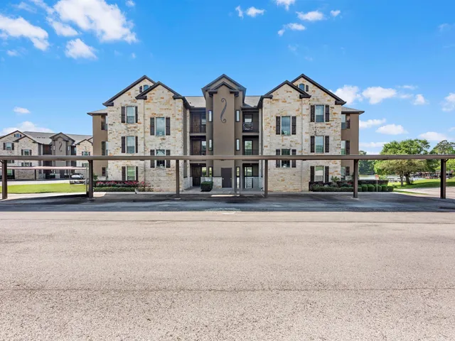 $379,000 | 2112 Fm 3186, Unit C4, Onalaska, TX 77360