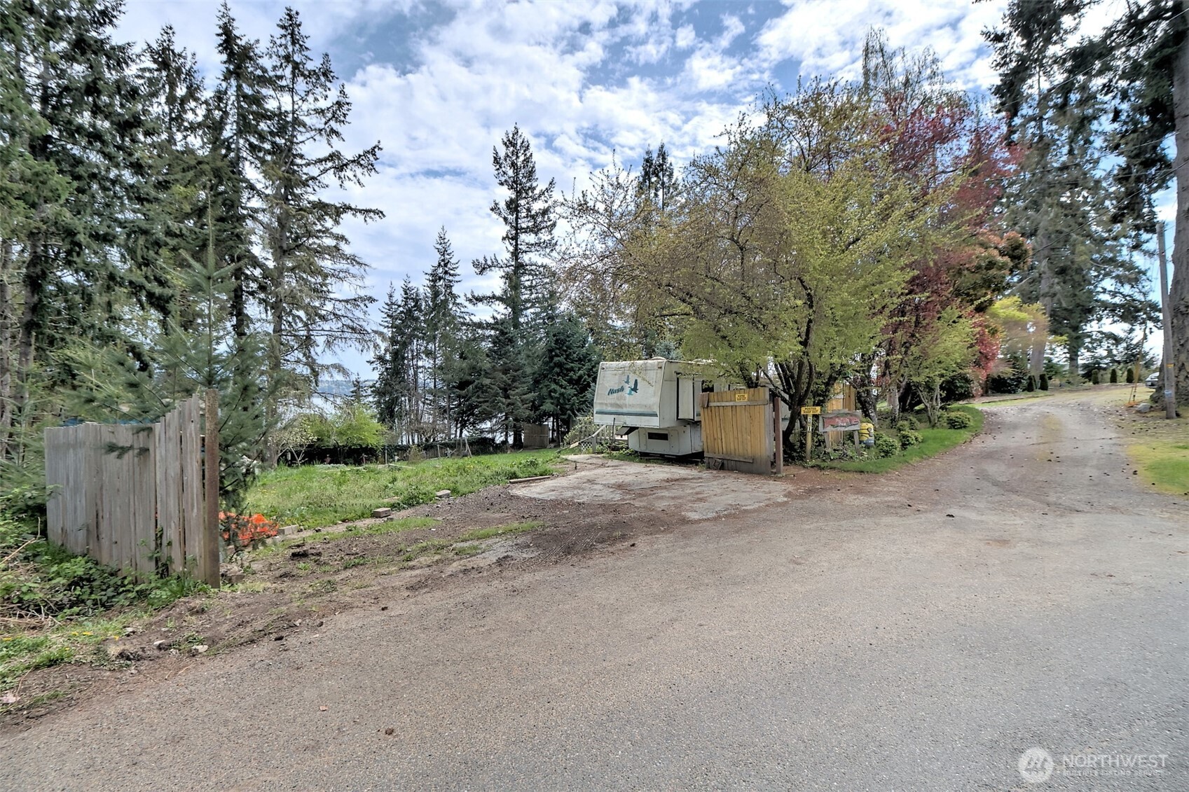 721 East Stretch Island Road South Grapeview, WA 98546 - Photo 13 of 36