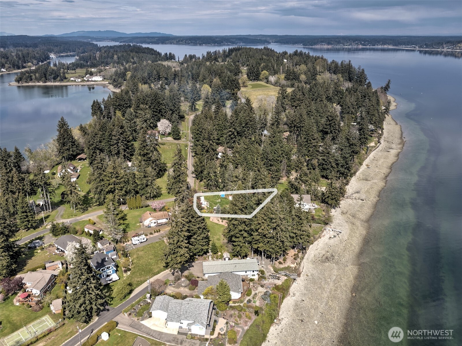 721 East Stretch Island Road South Grapeview, WA 98546 - Photo 17 of 36