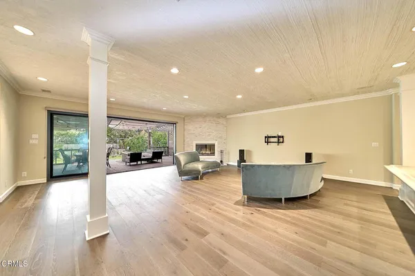 $18,000 | 4330 Bel Air Drive, La Canada Flintridge, CA 91011