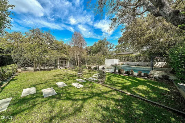 $18,000 | 4330 Bel Air Drive, La Canada Flintridge, CA 91011