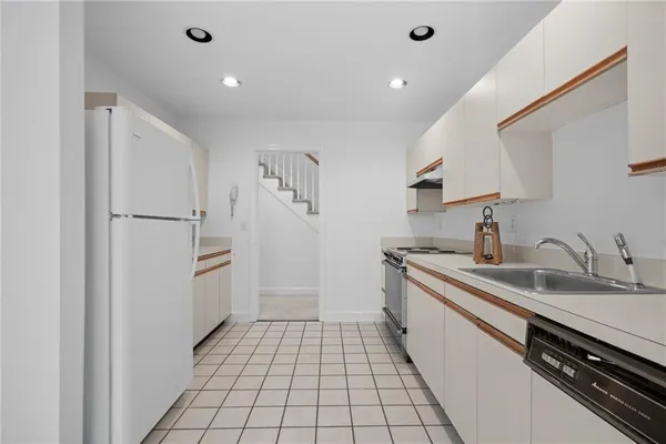 $3,600 | 510 Corey Lane, Middletown, RI 02842