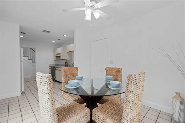 $3,600 | 510 Corey Lane, Middletown, RI 02842