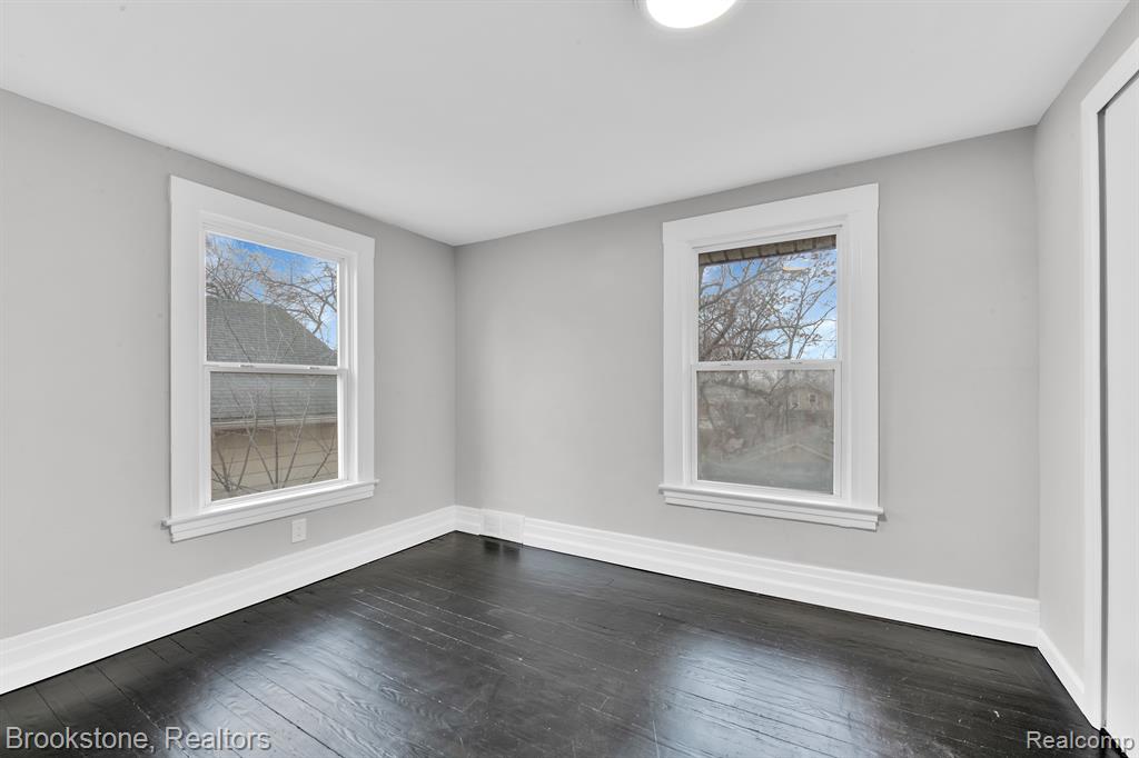 47 Summit Street Pontiac, MI 48342 - Photo 15 of 33 Gallery Image 15
