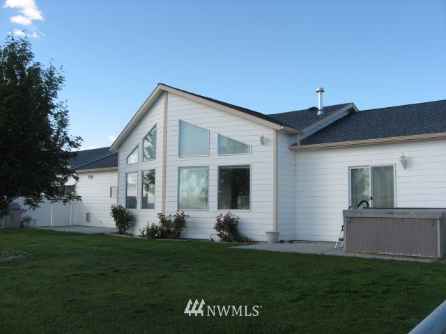 7738 Bouldercrest Road Northeast Moses Lake, WA 98837 - Photo 3 of 20 Gallery Image 3