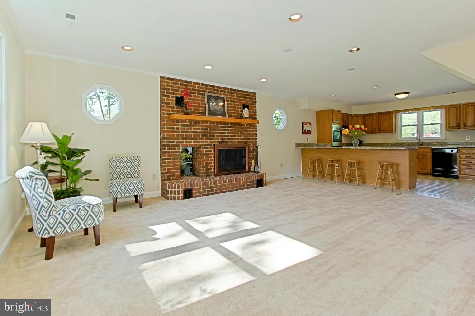5210 Garner Street Springfield, VA 22151 - Photo 13 of 30 Family Room
