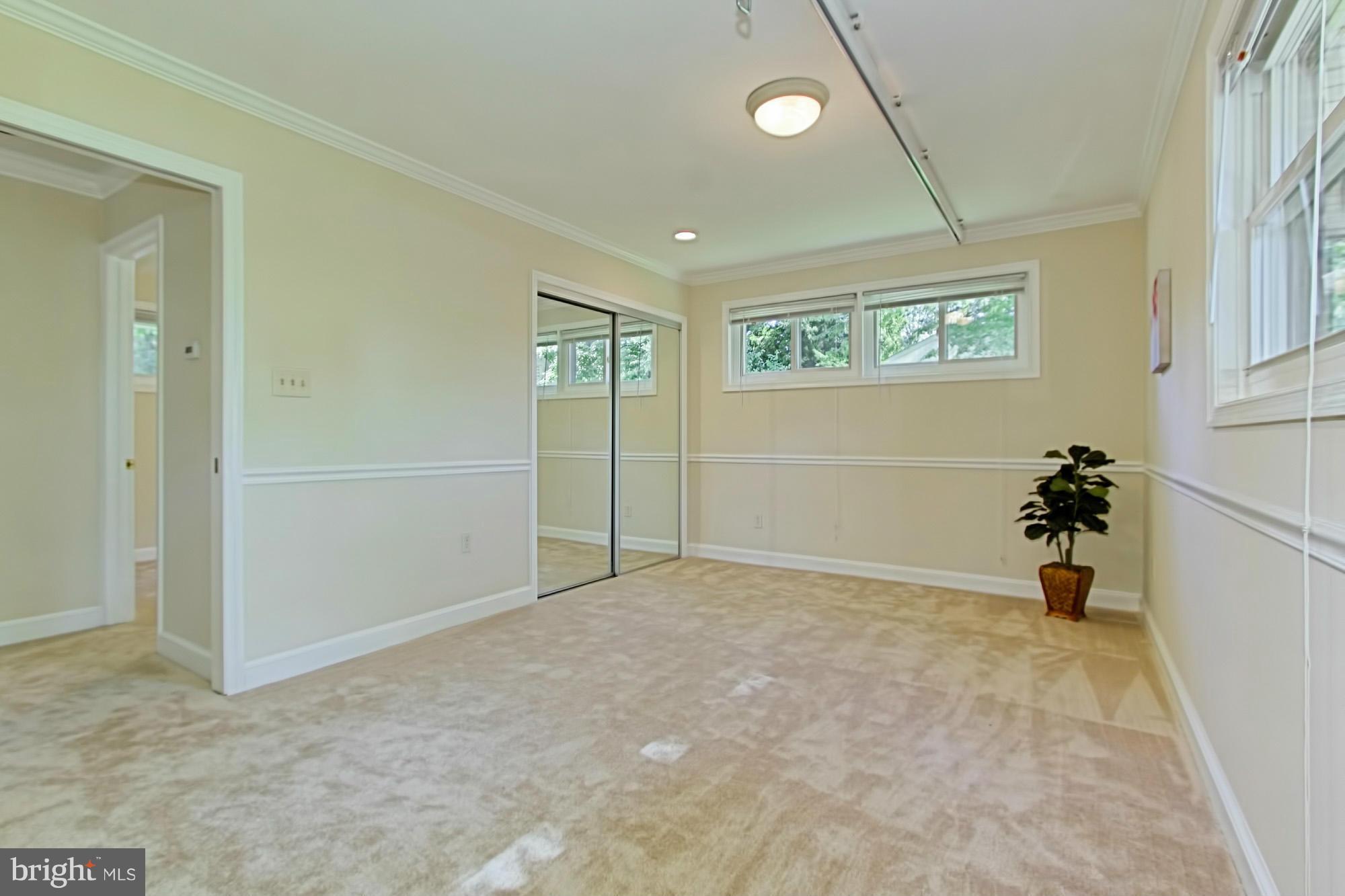 5210 Garner Street Springfield, VA 22151 - Photo 19 of 30 Master bedroom main level