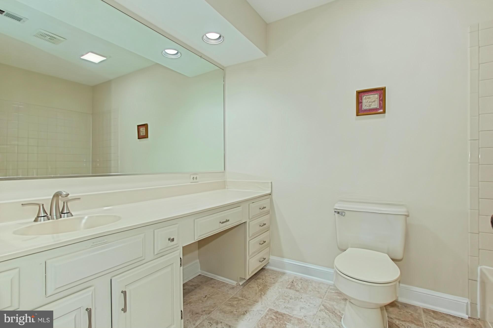 5210 Garner Street Springfield, VA 22151 - Photo 27 of 30 Bath on upper level
