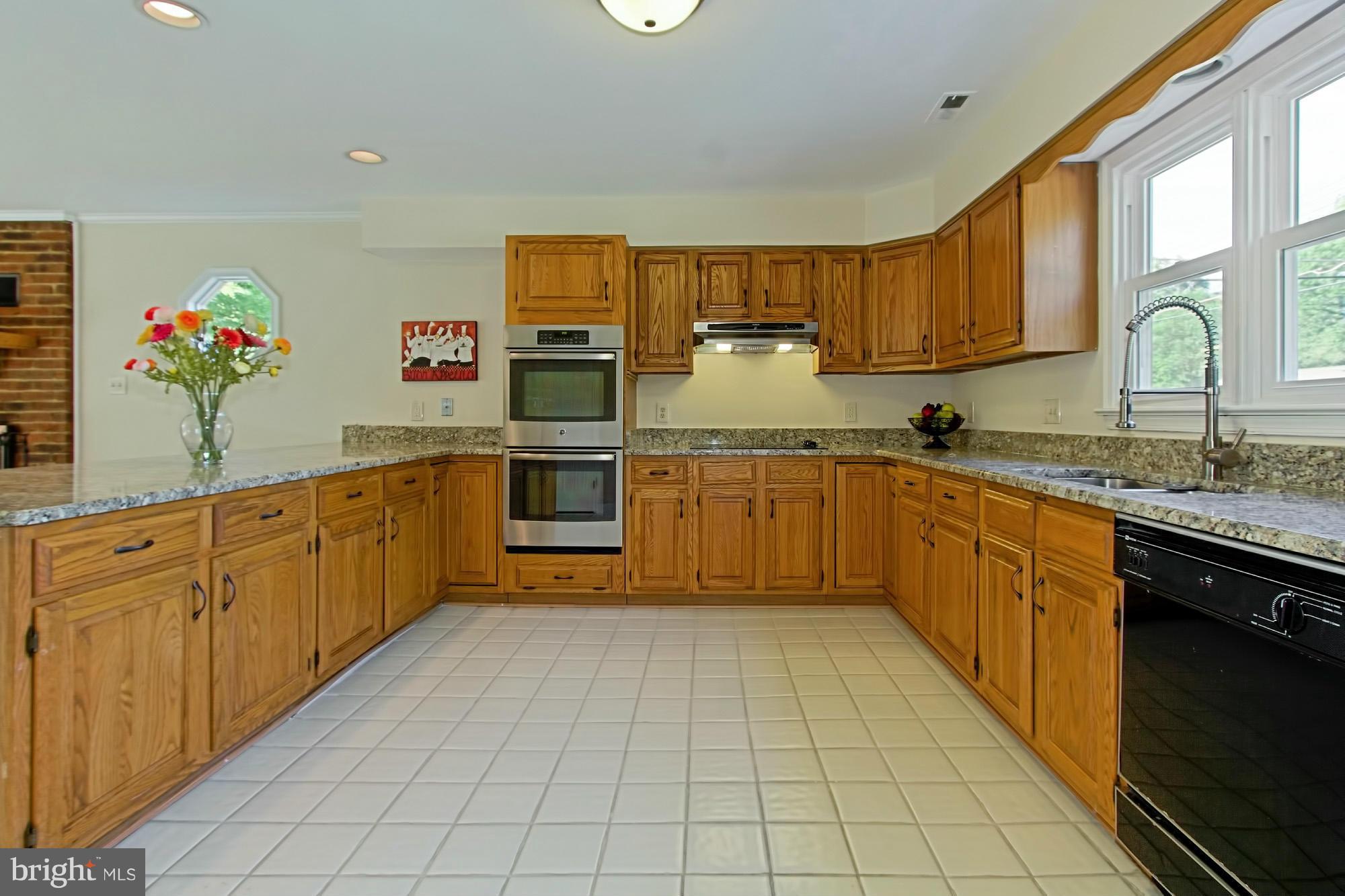 5210 Garner Street Springfield, VA 22151 - Photo 10 of 30 Kitchen