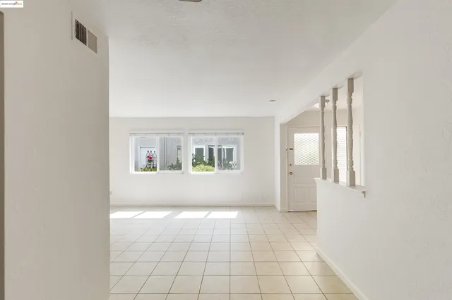 $315,000 | 1064 Mohr Lane, Unit C, Concord, CA 94518