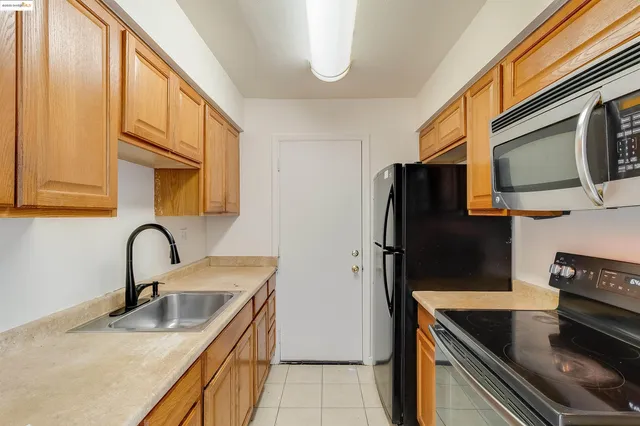 $315,000 | 1064 Mohr Lane, Unit C, Concord, CA 94518